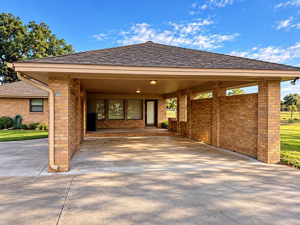 5309 Burleson Oaks Dr — Photo 4