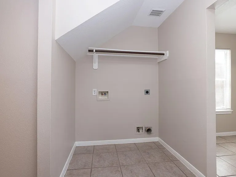15422 Ferness Ln — Photo 19