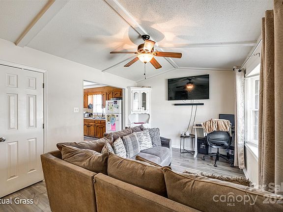 3rd image of 970 Willowbrook Ave