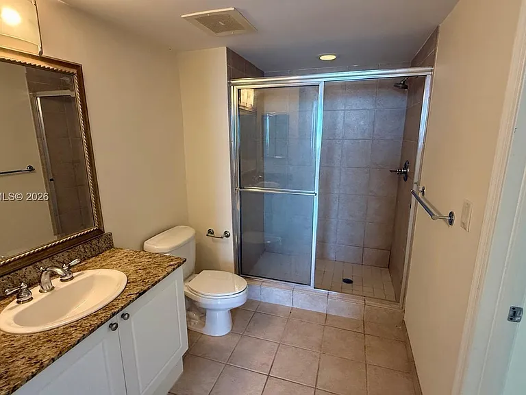 19501 W Country Club Dr #1212 — Photo 47