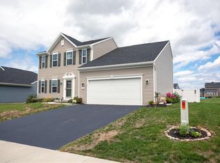 1126 Harlowe Ln, Farmington, NY 14425