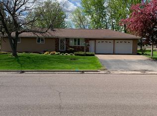 311 W Linden St, Abbotsford, WI 54405