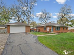 3481 Watkins Lake Rd, Waterford, MI 48328