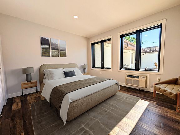 3rd image of 413 Jefferson St #3