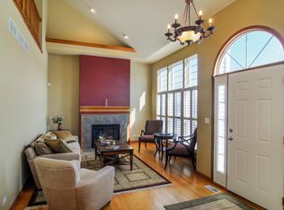 2035 Swan Ln, Batavia, IL 60510