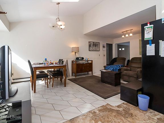 5th image of 32 Charles St