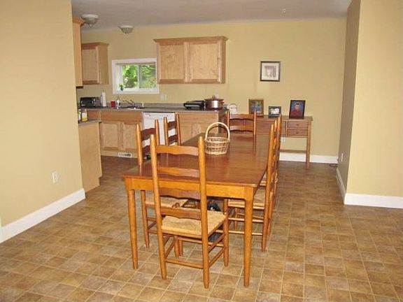 Spacious Dining Area