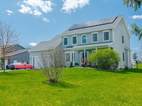 37 Rock Cut Rd, Rensselaer, NY 12144
