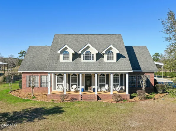 19241 Hunter Dr, Kiln, MS 39556