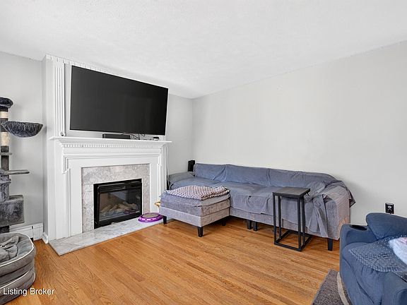 4th image of 1267 Lipps Ln