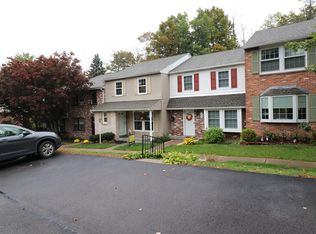 104 Townhouse Pl #4, Moscow, PA 18444
