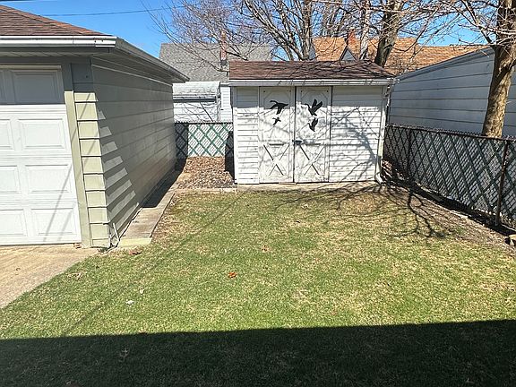 4th image of 8204 Kenton Ave