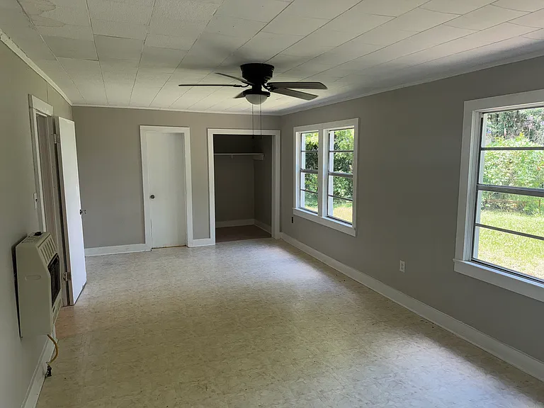 740 W Merrill St — Photo 17