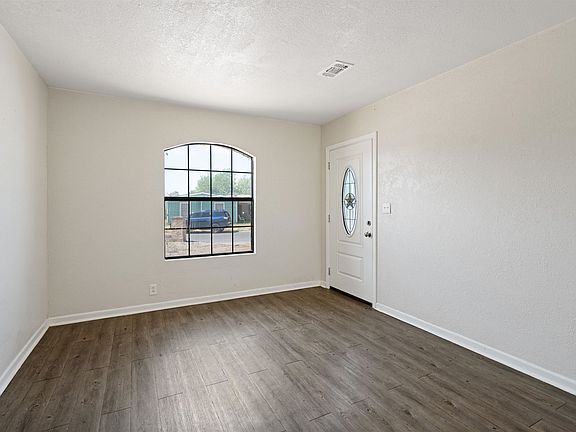 5th image of 209 Jodobo Dr