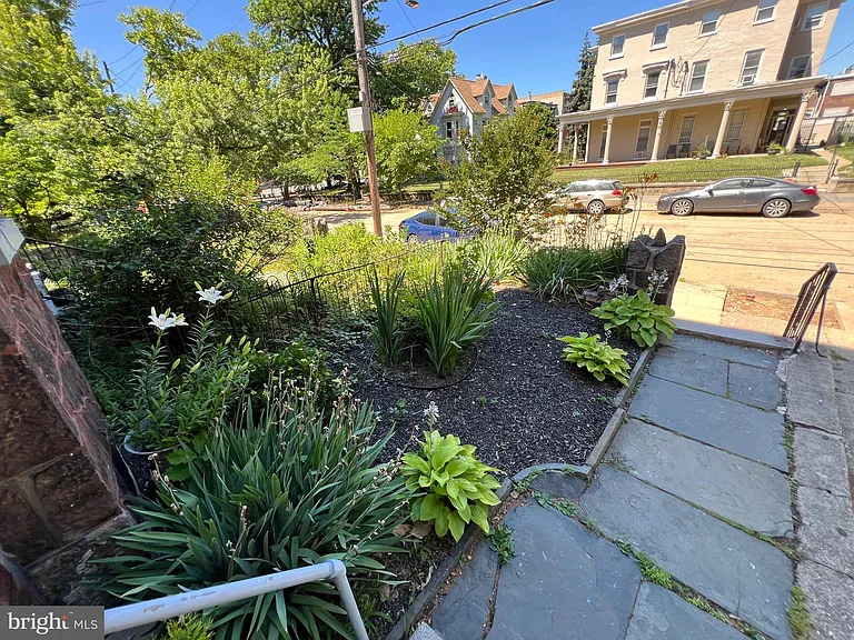 521 S 41st St #1R — Photo 10