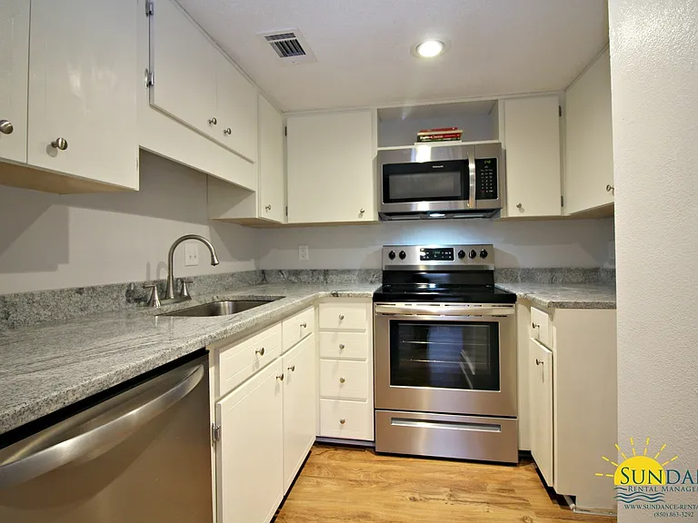 101 Old Ferry Rd #35D — Photo 3