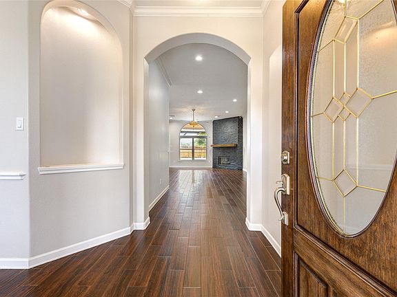 4th image of 226 Rolling Springs Ln