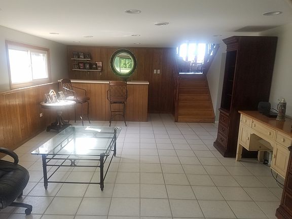 5th image of 1150 Howard Ave
