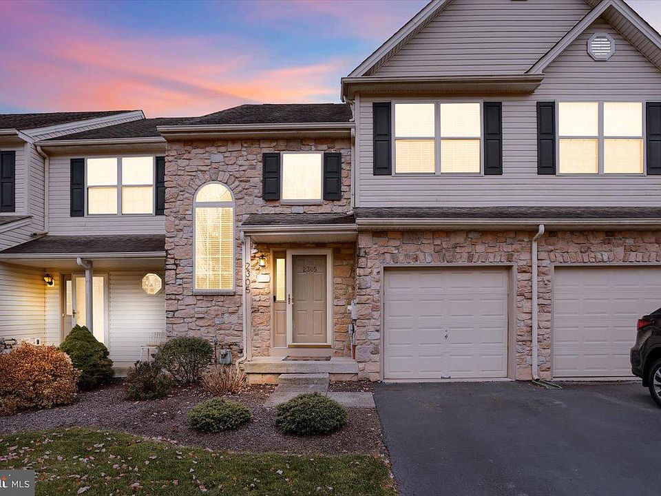 1st image of 2305 Carriage Ln #2305