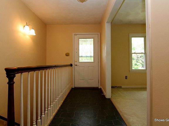 3rd image of 5406 Chatsworth Dr