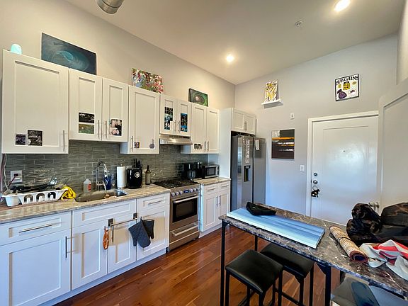 3rd image of 1001 S 4th St #32