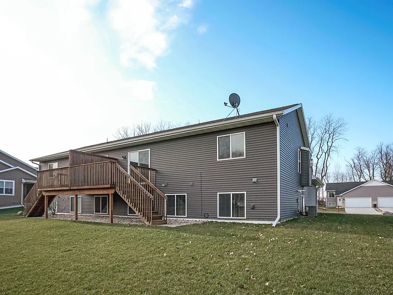 826 Thompson Dr — Photo 22