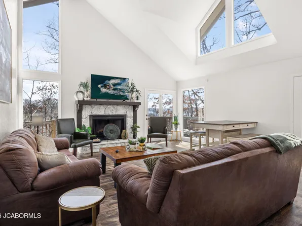 288 Bent Shadow Ln, Osage Beach, MO 65065
