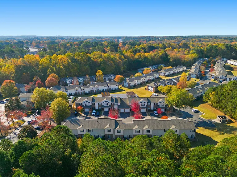 Battle Creek Village Townhomes — Photo 36