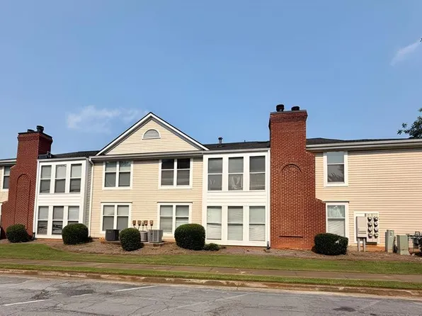 4265 Parkview Ct, Stone Mountain, GA 30083