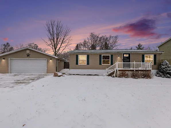 272 S Tabor St, Lyons, MI 48851