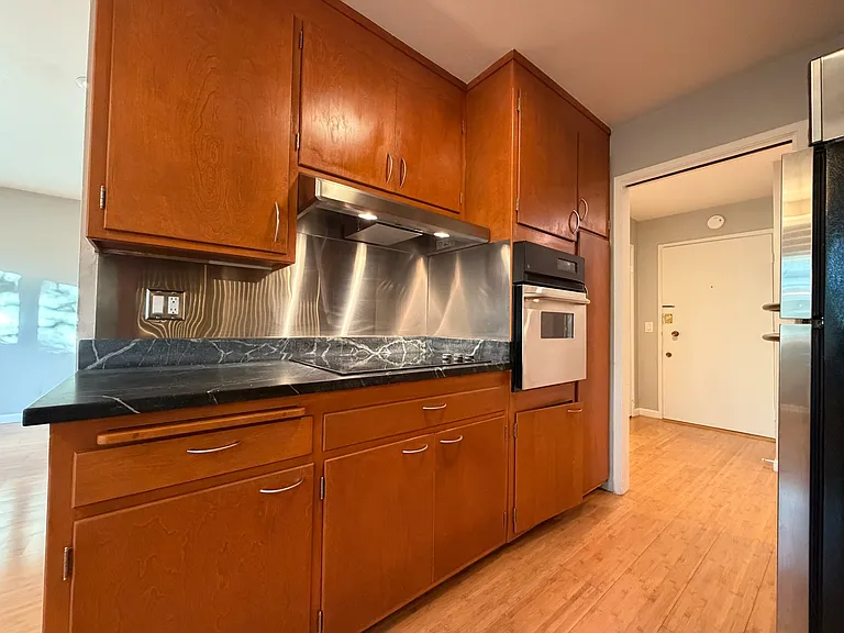 94 Bayo Vista Ave #305 — Photo 6