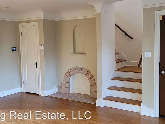 3rd image of 2205 Bigelow Ave N APT 8