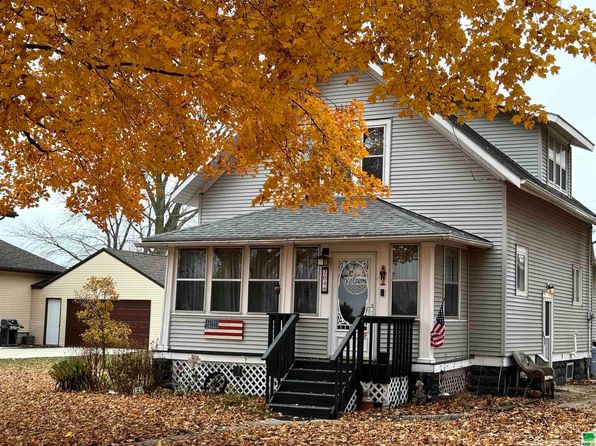 204 S 1st Ave, Rembrandt, IA 50576