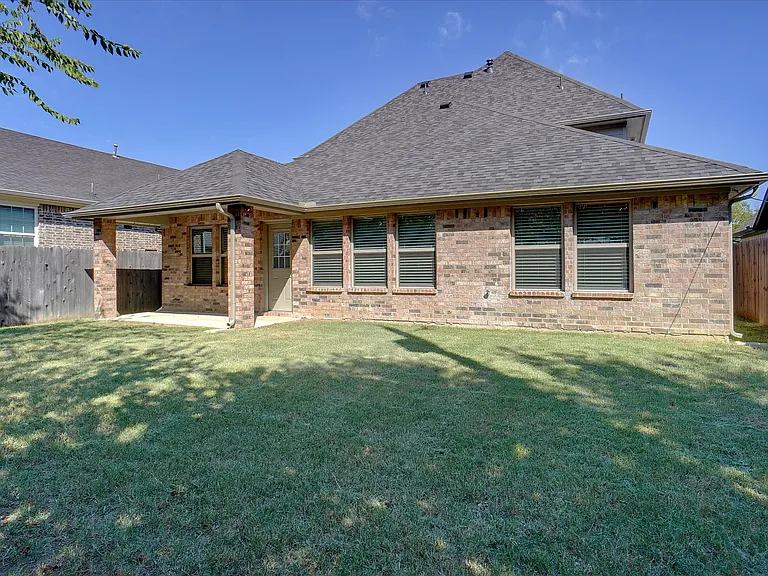 122 Elm Ln — Photo 18