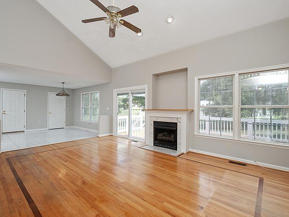 5th image of 7 Lillian Dr
