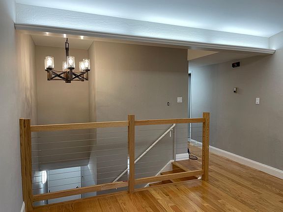4th image of 3961 Kent Way
