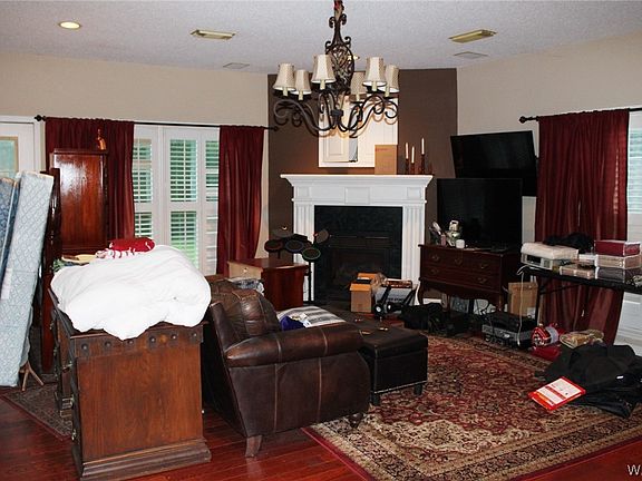 2nd image of 6119 Garden Oaks Dr