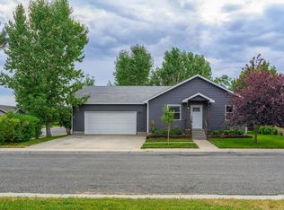 702 Kenmar St, Cody, WY 82414