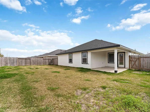 1026 Great Barracuda Ln, Alvin, TX 77511