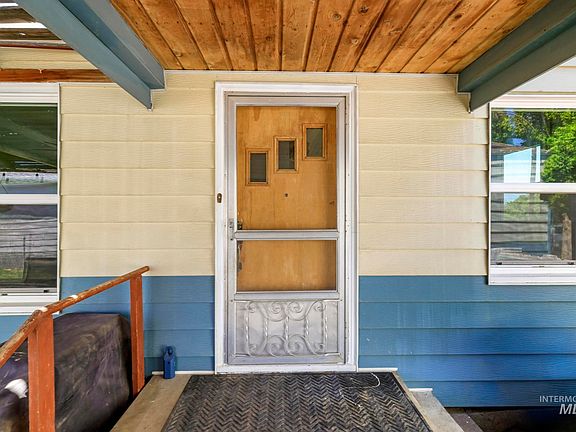 4th image of 385 Filer Ave W