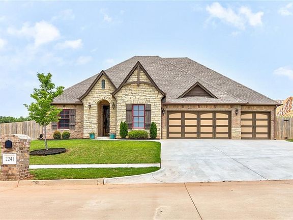 4th image of 2241 W Earl Dr