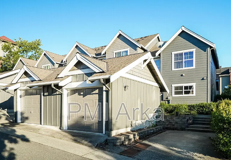 2460 NE Park Dr — Photo 15