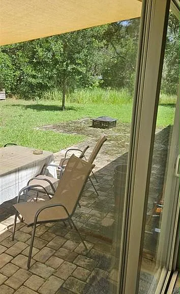 301 Charles Dr — Photo 2