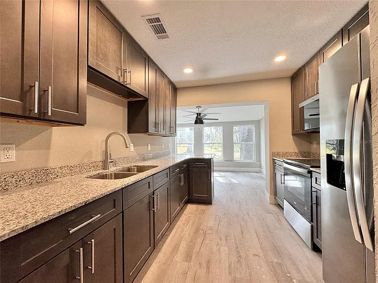 2346 Section Dr — Photo 6