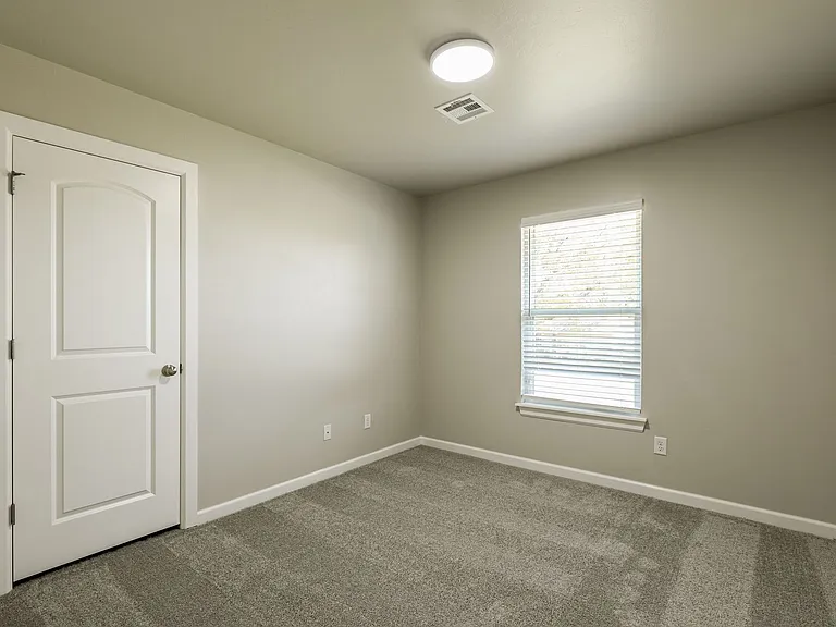 721 League Cir — Photo 23