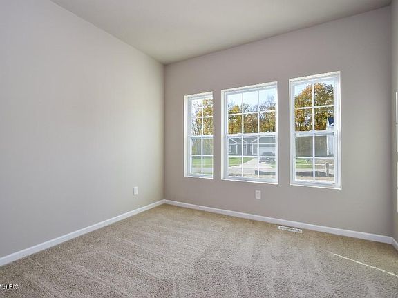 4th image of 3203 Oakmont Dr