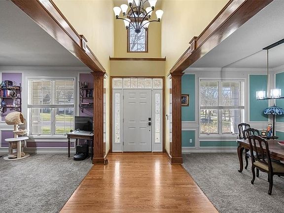 3rd image of 2219 SW Park Ave