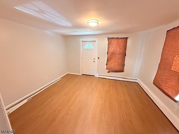 5th image of 17 Stoll St