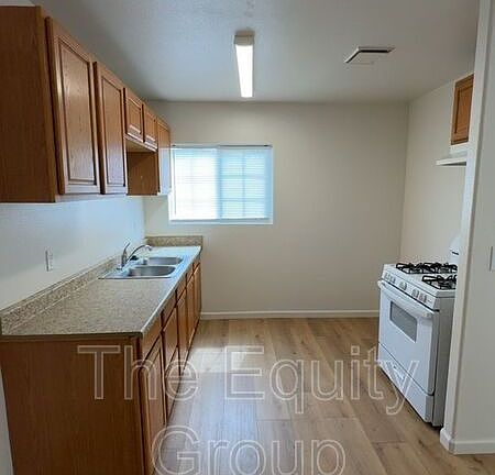 4th image of 322 S Crespi Ave