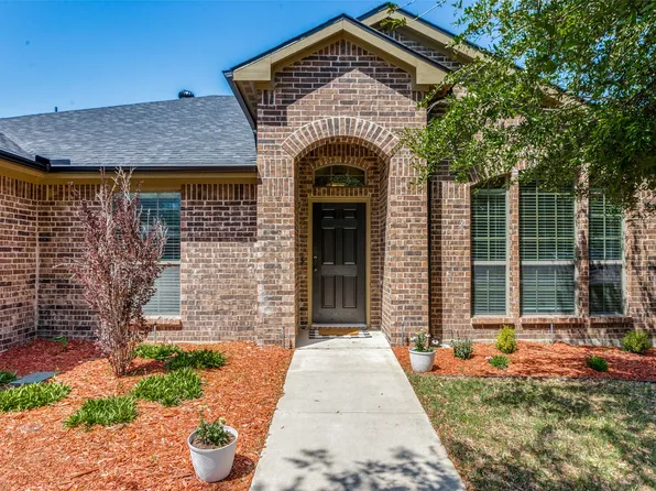 513 J R Stoff Dr, Azle, TX 76020